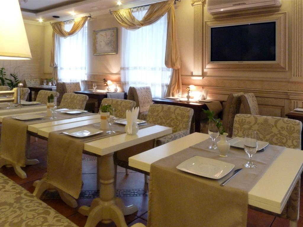 Economy Room In Hotel Eney Lemberg Exterior foto